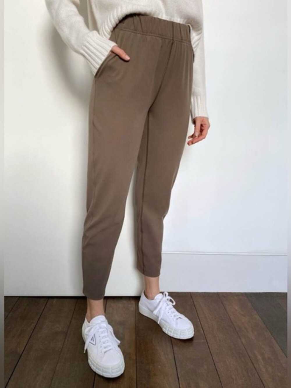 Aritzia Babaton Weekender Pant EUC Sz S